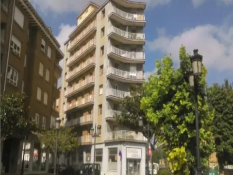 Piso en Avenida de Bretón de los Herreros, 3